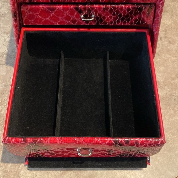 Tuscan Designs Faux Alligator Skin pink and black jewelry or makeup case - Picture 7 of 13